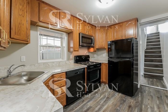 3006 Elliott St - Photo 7 of 16