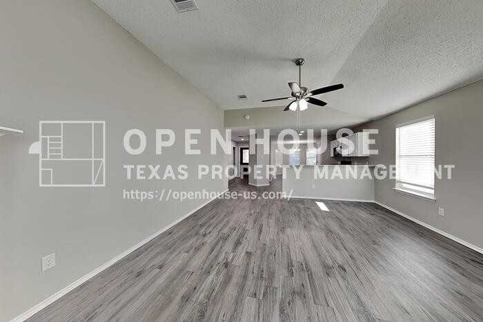 4420 Centennial Ct - Photo 4 of 21