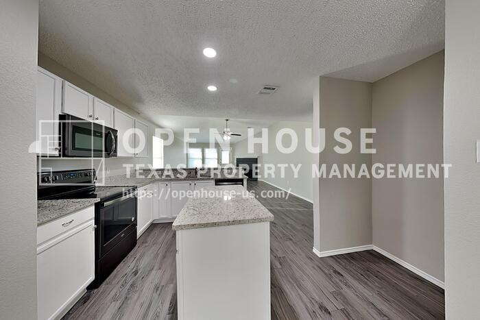 4420 Centennial Ct - Photo 6 of 21