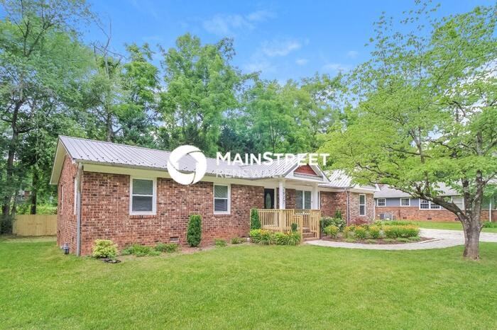 2917 Wesleyan Ln - Photo 2 of 15