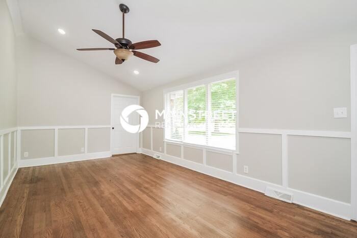 2917 Wesleyan Ln - Photo 3 of 15