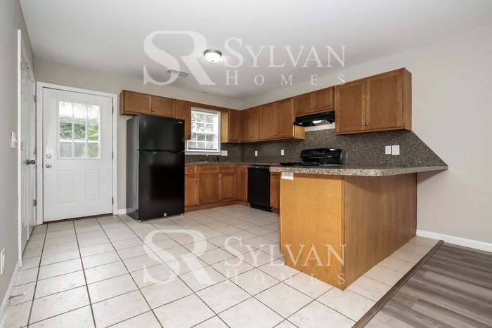 2400 Williams Ave - Photo 6 of 16