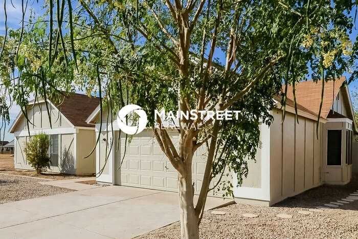 4520 N 106th Ave - Photo 3 of 16