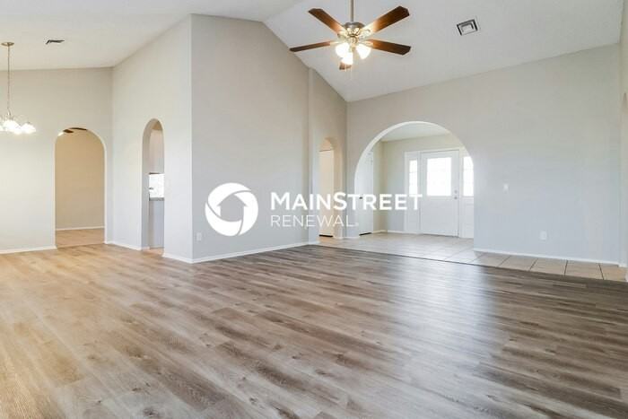 4520 N 106th Ave - Photo 5 of 16