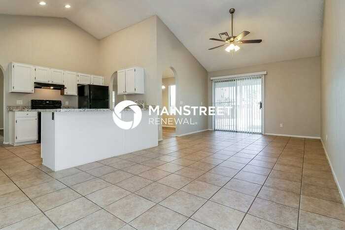 4520 N 106th Ave - Photo 7 of 16