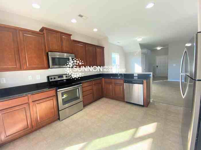 4002 Singletree Ln - Photo 3 of 20