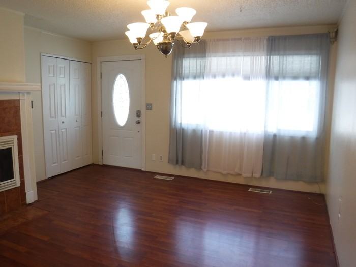 556 Montana Ave - Photo 4 of 30