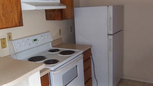 558 N Redwood Rd #4-2 - Photo 2 of 3