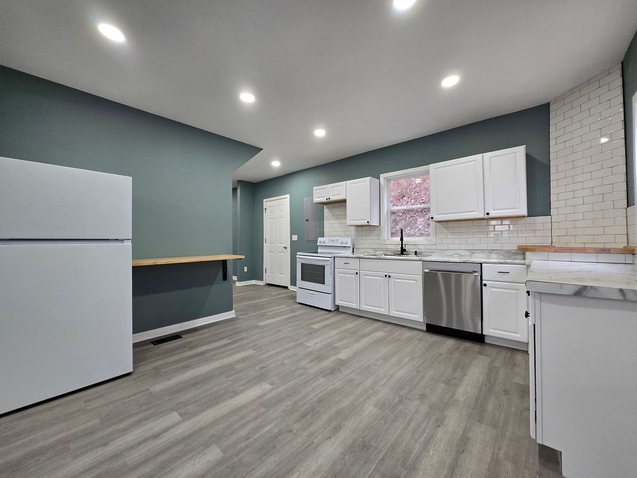 7 N Riverview Ave - Photo 3 of 39