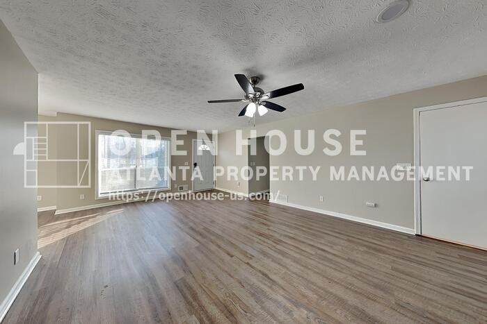 355 Ridgemont Dr - Photo 4 of 20