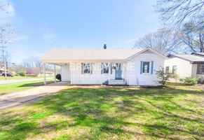 featured image of 1822 Dearing Rd