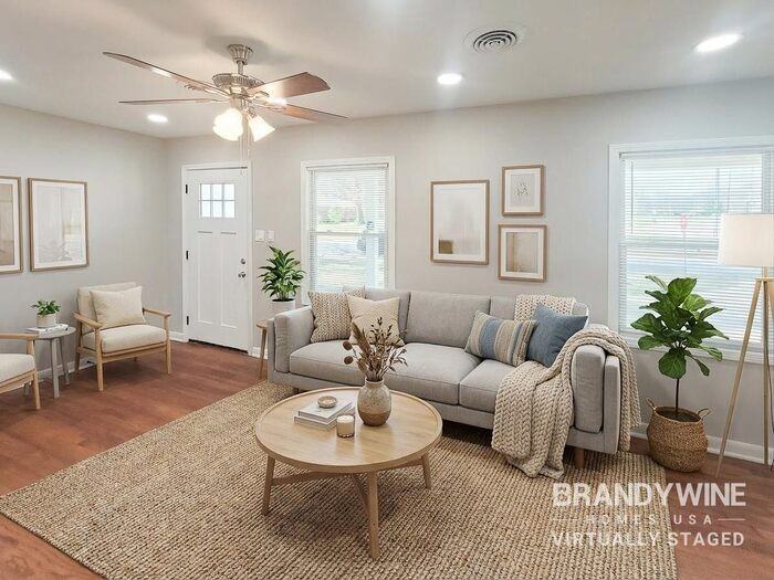 1822 Dearing Rd - Photo 3 of 31