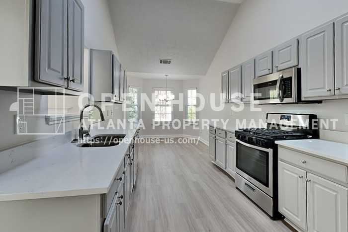 4642 Devencrest Ln - Photo 5 of 21