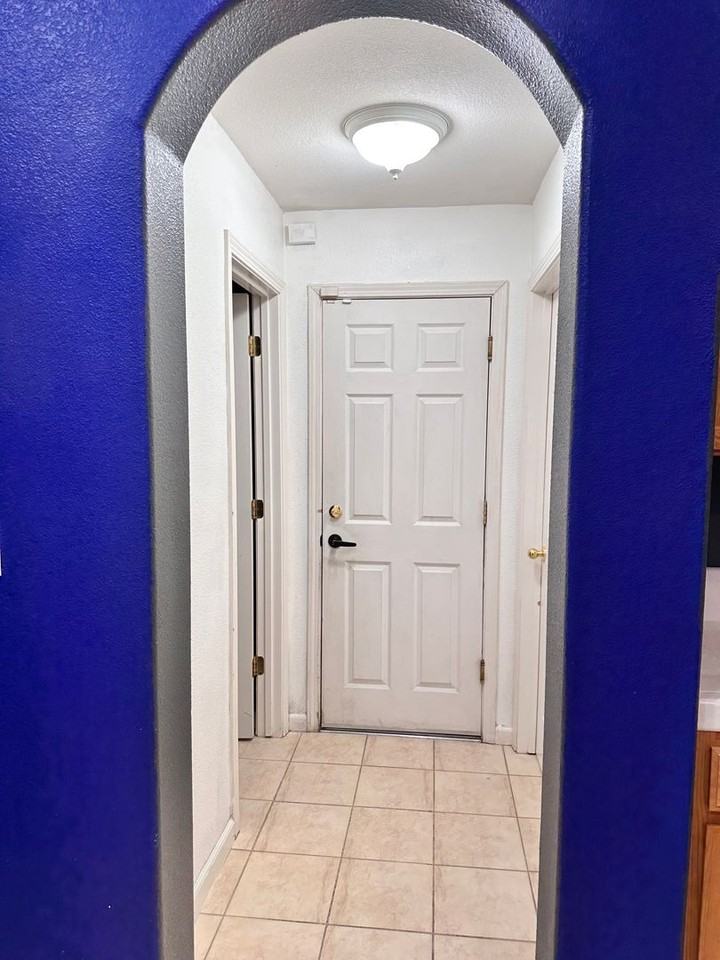 4431 Burr Ct - Photo 7 of 28