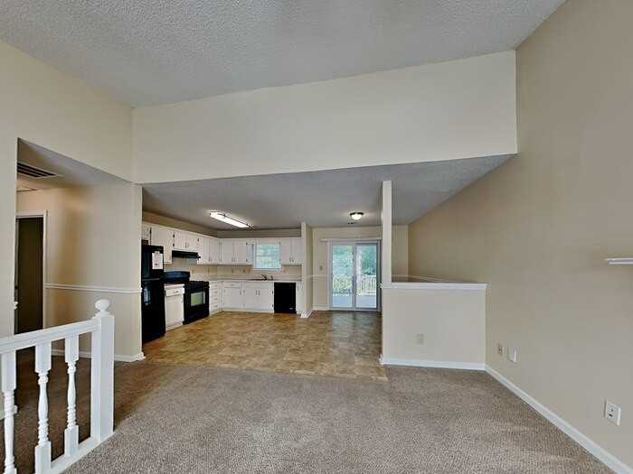 114 Hampton Oaks Dr - Photo 2 of 23