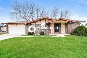 featured image of 4 Inverness Ct