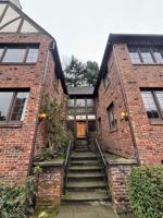 featured image of 1320 Queen Anne Ave N