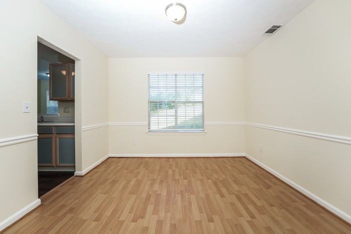 725 Stonebrook Dr - Photo 7 of 21