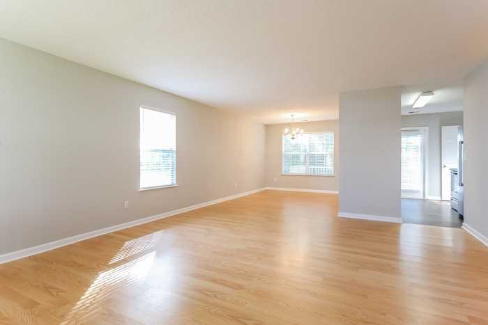 309 Kingsman Ln - Photo 4 of 12