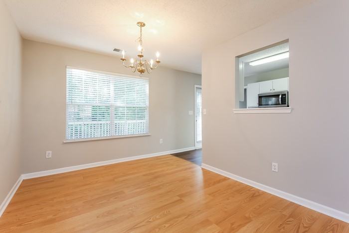 309 Kingsman Ln - Photo 5 of 12