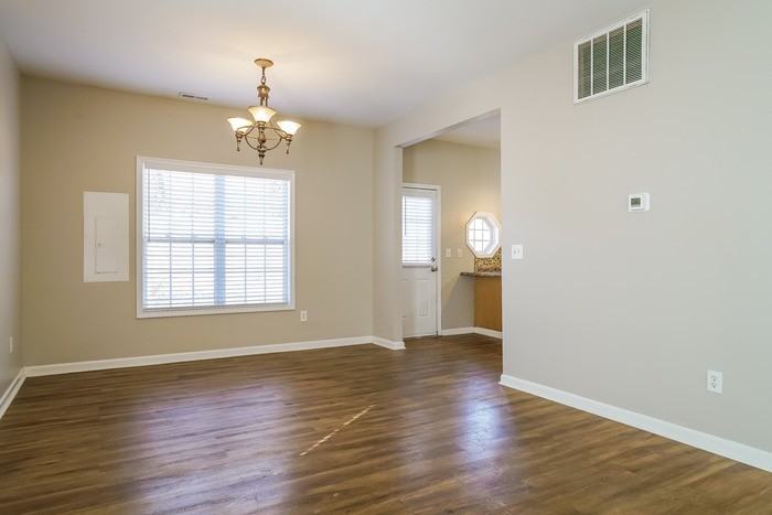 1863 Birmingham Dr - Photo 5 of 12