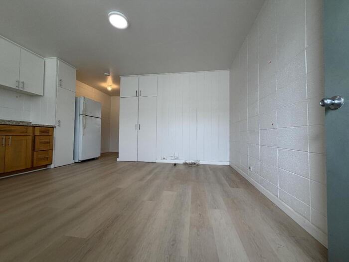 1259 Matlock Ave #7 - Photo 2 of 5