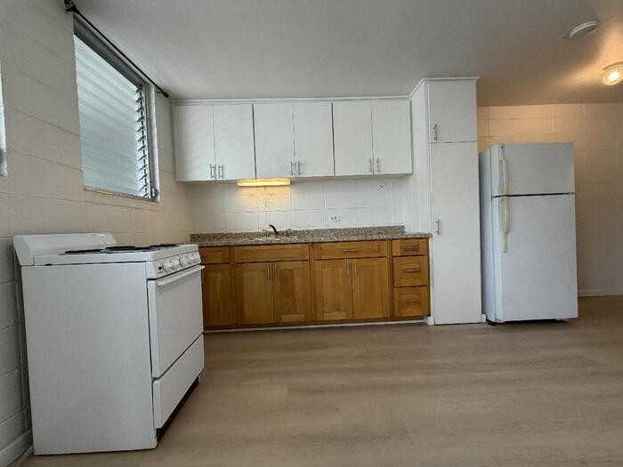 1259 Matlock Ave #7 - Photo 3 of 5