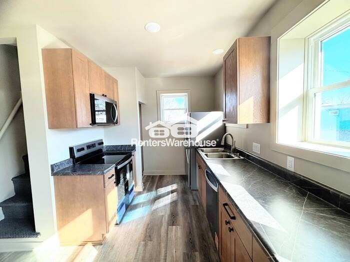 2621 Se 14th St - Photo 4 of 12