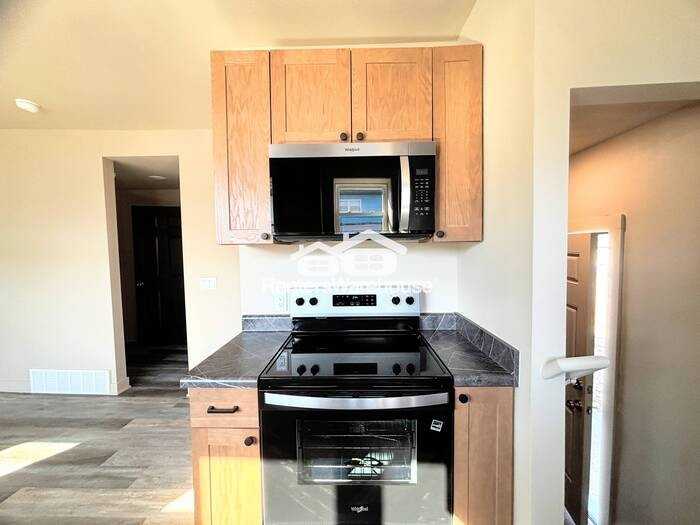 2621 Se 14th St - Photo 5 of 12