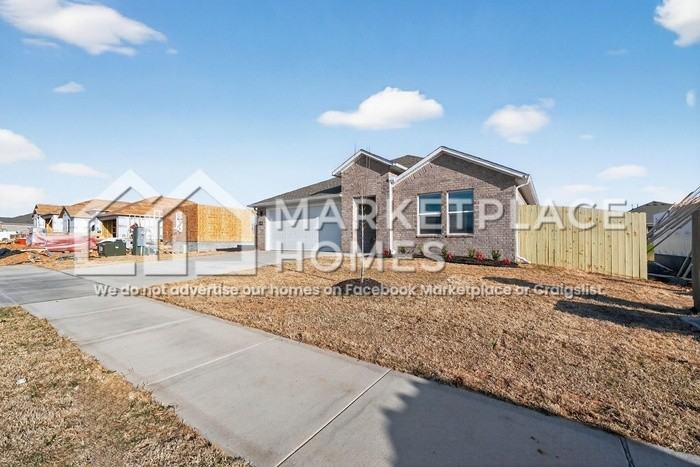 3050 Rosalee Ln - Photo 2 of 30