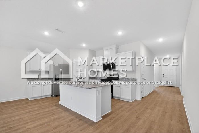 3050 Rosalee Ln - Photo 4 of 30