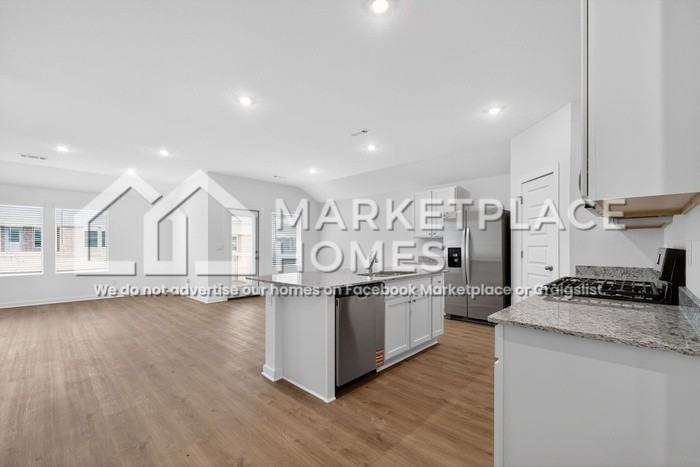 3050 Rosalee Ln - Photo 5 of 30