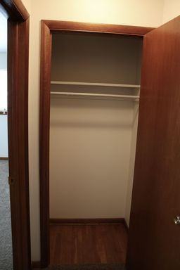 1571 Roxbury Rd - Photo 3 of 13