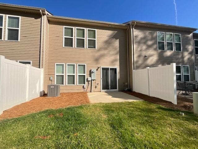 5944 Carrollton Ln - Photo 3 of 15