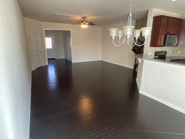 5944 Carrollton Ln - Photo 6 of 15