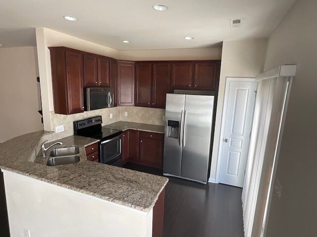 5944 Carrollton Ln - Photo 7 of 15