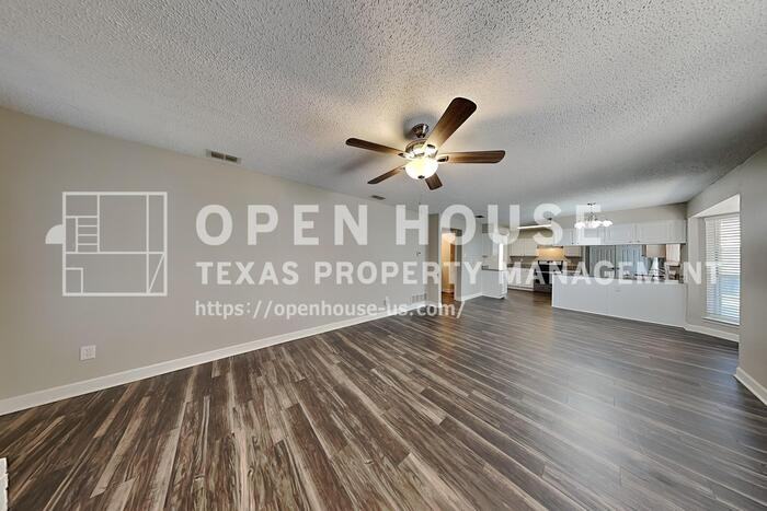 7300 Big Bend Ct - Photo 5 of 26