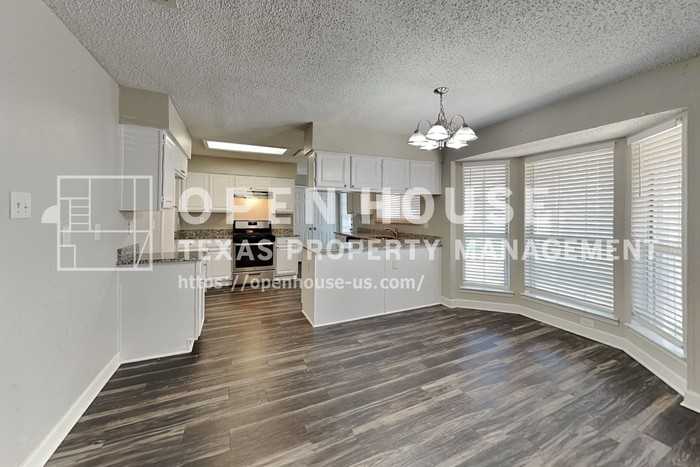 7300 Big Bend Ct - Photo 7 of 26