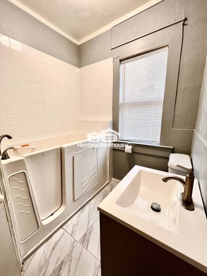 1109 E Annie St - Photo 7 of 15