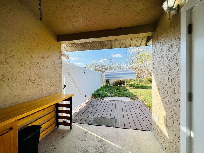 1510 Candlewyck Dr - Photo 3 of 16