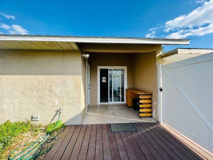 1510 Candlewyck Dr - Photo 4 of 16