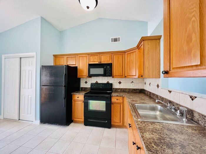 1510 Candlewyck Dr - Photo 5 of 16