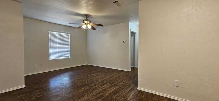 105 Lance Dr - Photo 3 of 7