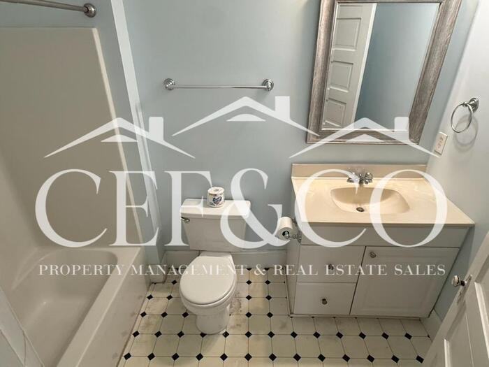 1407 E North St #B - Photo 6 of 13