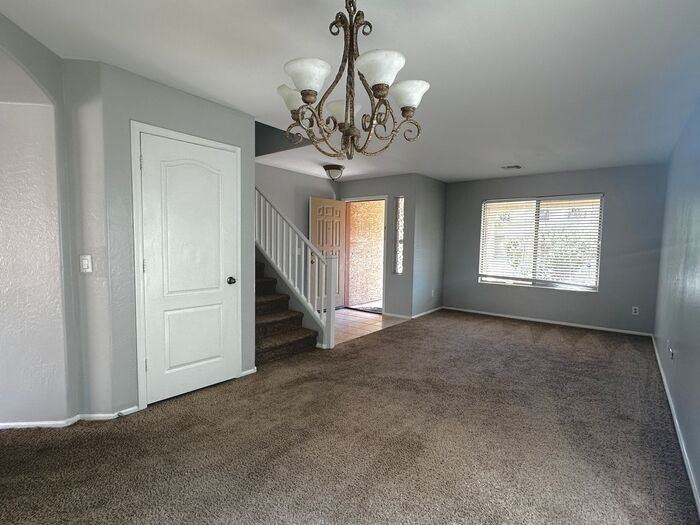 102 W Diamond Trl - Photo 5 of 32