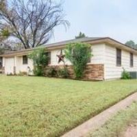 featured image of 214 E 4th St