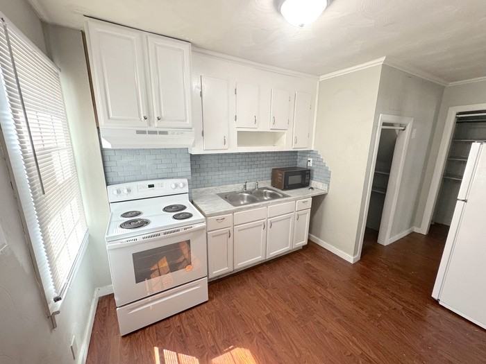 104 Cushing St #104 - Photo 6 of 15