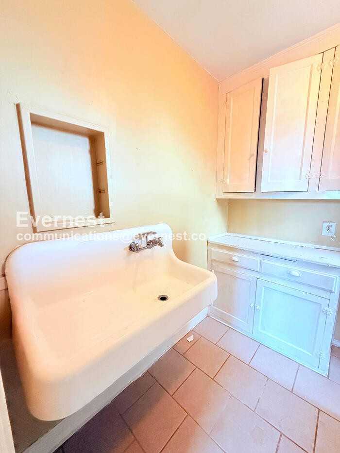 4203 Cortland St #7 - Photo 4 of 21