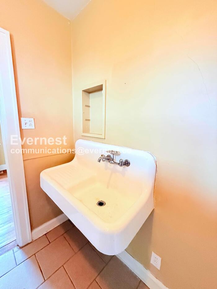 4203 Cortland St #7 - Photo 5 of 21