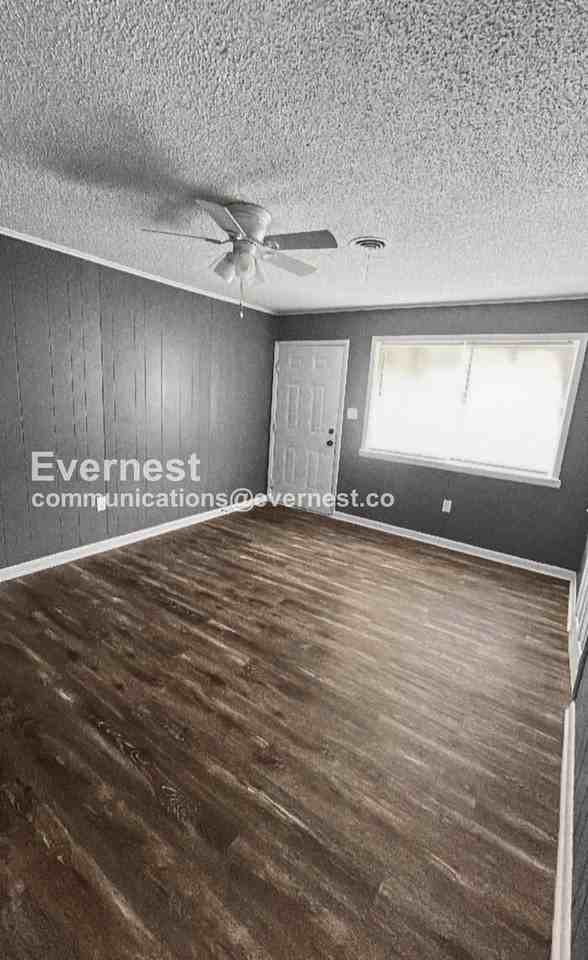 4922 Willow St #A - Photo 5 of 23